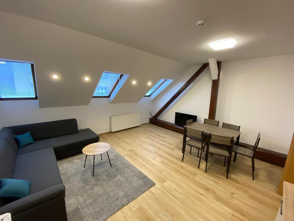 No. 34 Apartment Hradec Kralove Bagian luar foto