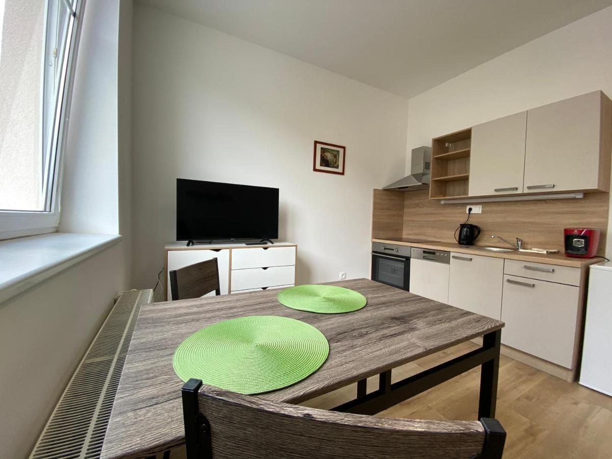 No. 34 Apartment Hradec Kralove Bagian luar foto