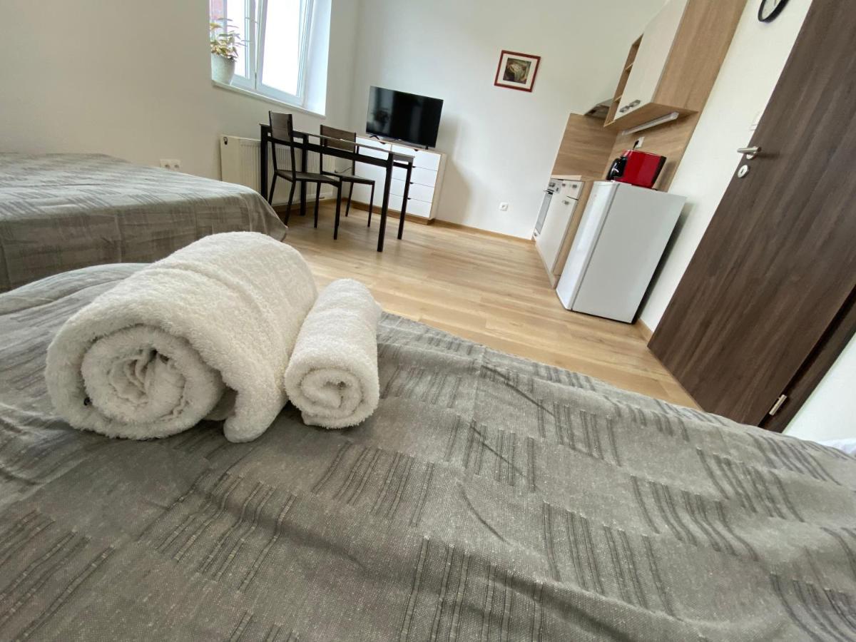 No. 34 Apartment Hradec Kralove Bagian luar foto