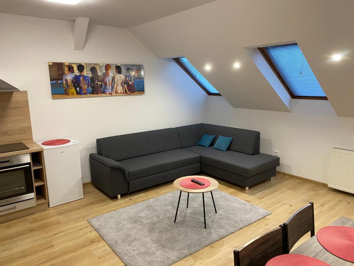 No. 34 Apartment Hradec Kralove Bagian luar foto
