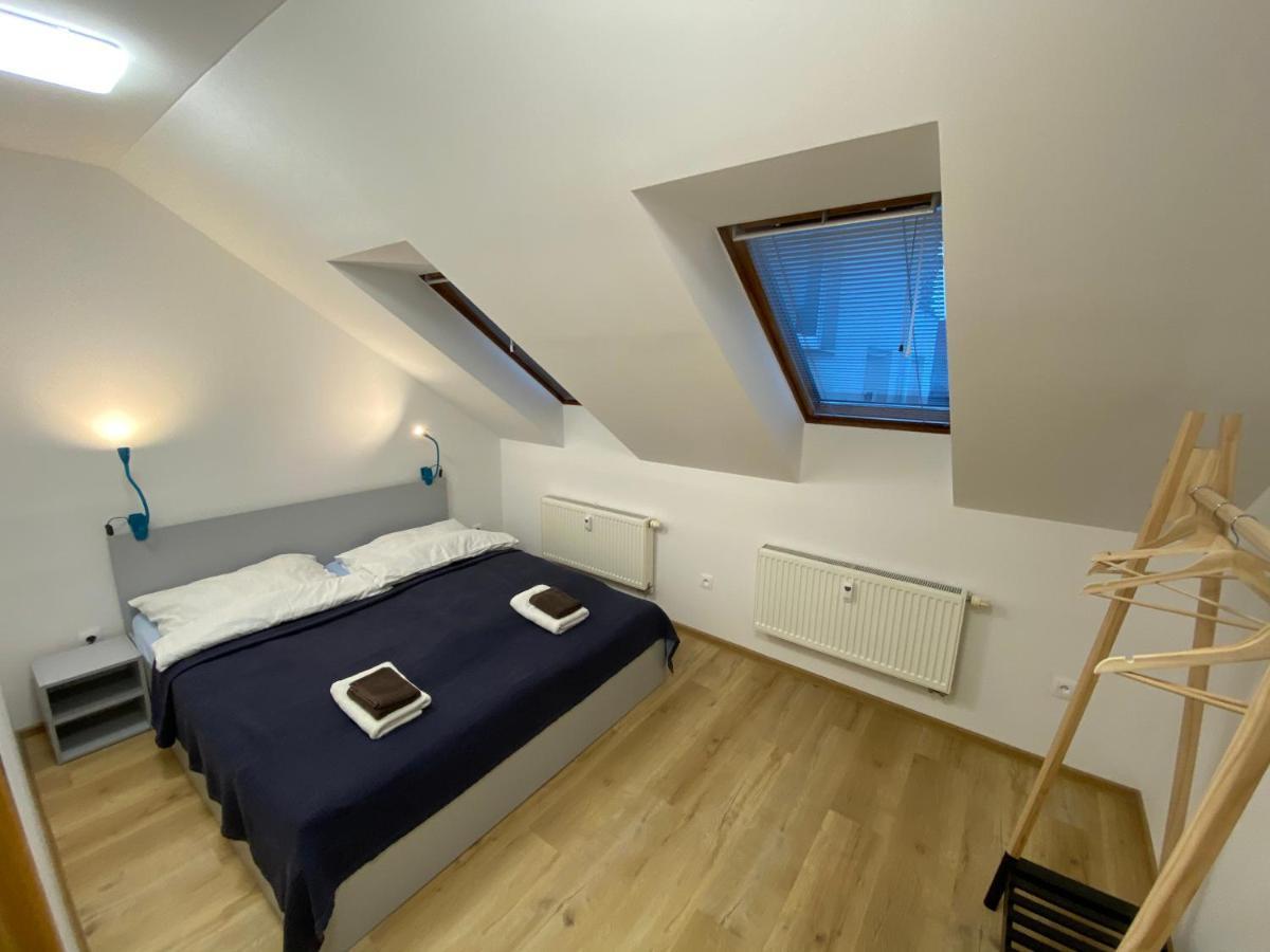 No. 34 Apartment Hradec Kralove Bagian luar foto