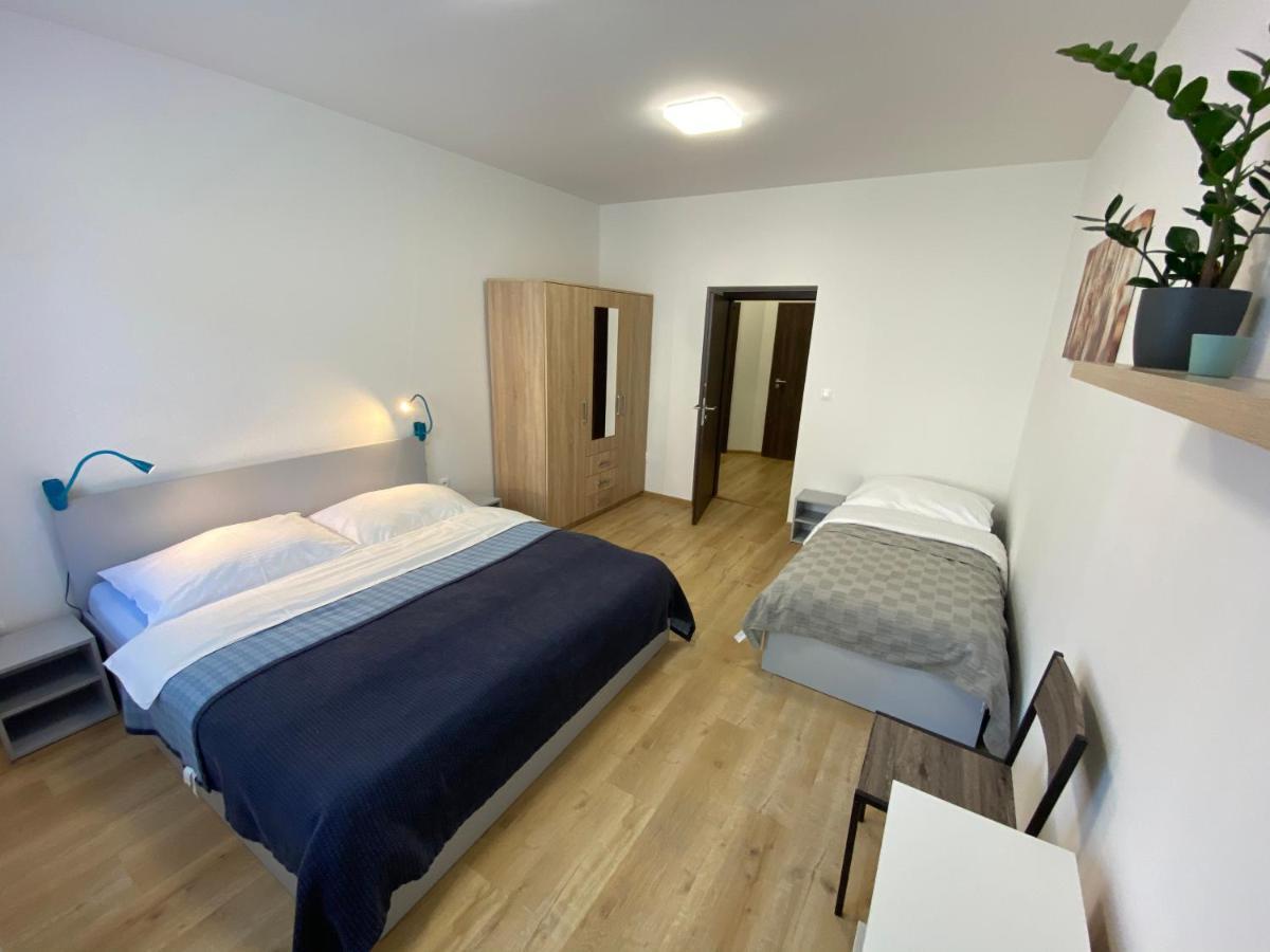 No. 34 Apartment Hradec Kralove Bagian luar foto